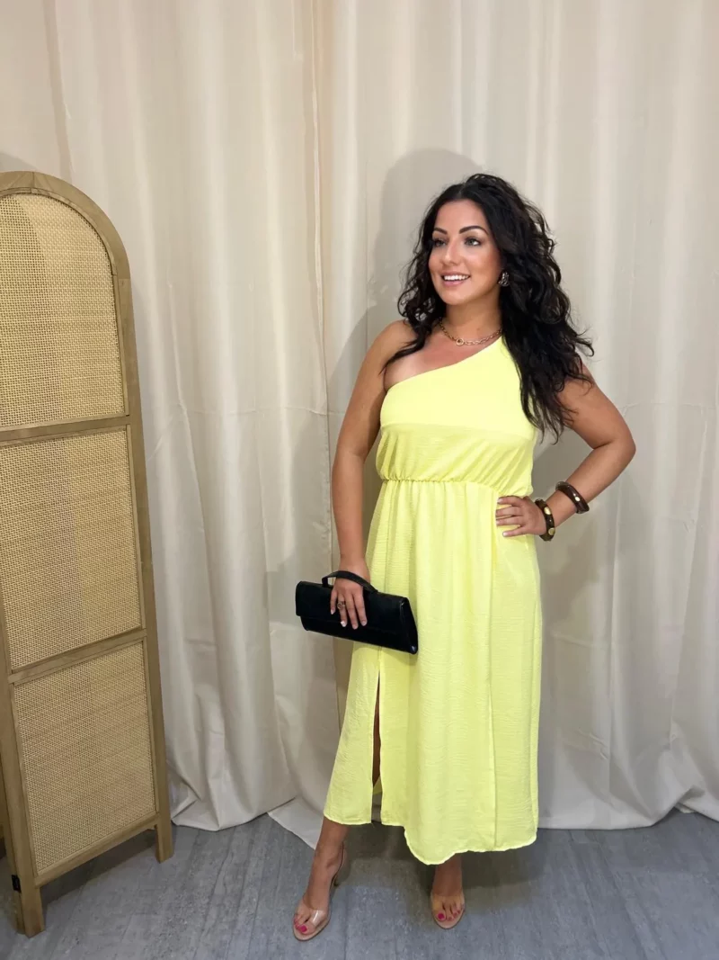 Robe Lara